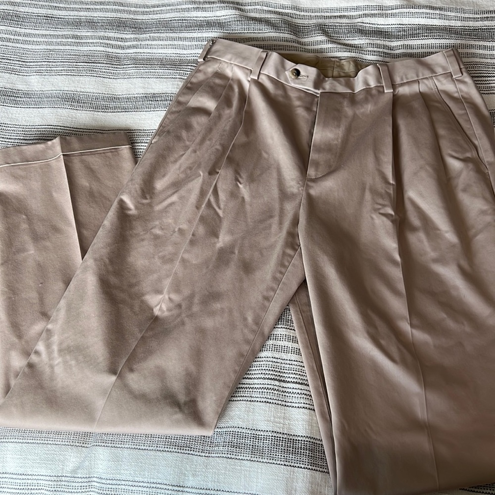 Men’s Jos. A. Bank khaki pants  34x32